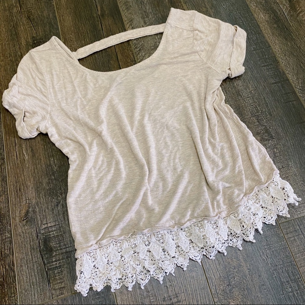 Takara Size Small Short Sleeved Neutral Lace Top Blouse Casual